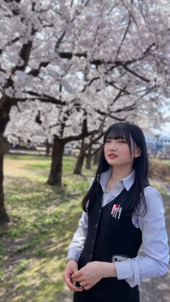 まんまる。めいの本名、年齢などプロフィール!仕事についても! | ポワロラボ